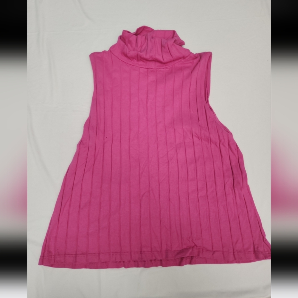 Clockhouse Women's Size 6 pink turtle crop top #LP1